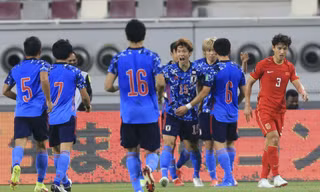 Báo Trung Quốc chửi mắng đội nhà: Không sút được cú nào, đừng mơ đi World Cup
