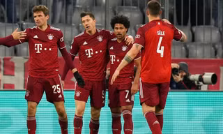 Lewandowski rực sáng, Bayern đè bẹp Salzburg với tỷ số 7-1