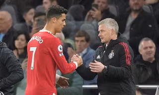Nhiều cầu thủ MU thích Ronaldo chỉ đạo thay vì Solskjaer
