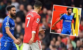 Vì sao người hùng Everton bắt chước cách ăn mừng của Ronaldo sau khi 'xé lưới' M.U?