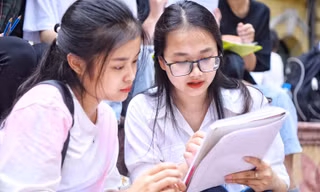 Tranh luận việc có cần thiết công bố đề thi minh họa: Bỏ hay giữ?