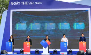 Nghi lễ kick-off khai mạc Sóng Festival- Ngày Thẻ Việt Nam 2020 - Ảnh: Duy Phạm