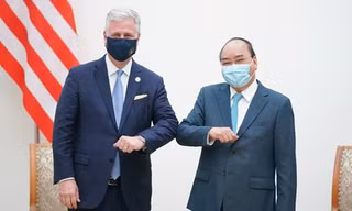 Thủ tướng Chính phủ Nguyễn Xuân Phúc tiếp xã giao Cố vấn An ninh quốc gia Hoa Kỳ Robert O’Brien. Ảnh VGP/Quang Hiếu