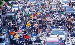 Nỗi ám ảnh của người dân khi đi trên đường phố Hà Nội