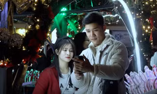 Hà Nội rét tái tê vẫn mê xuống phố đón Giáng sinh