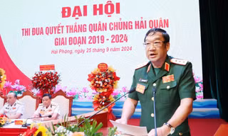 Thứ trưởng Bộ Quốc phòng Phạm Hoài Nam: Đẩy mạnh thi đua, xây dựng Quân chủng Hải quân 'tinh, gọn, mạnh' 