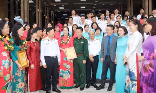 Tuyên dương 10 gương mặt trẻ tiêu biểu lực lượng Hải quân