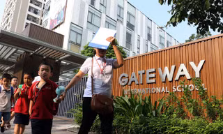 Khởi tố cô chủ nhiệm vụ bé trai trường Gateway tử vong