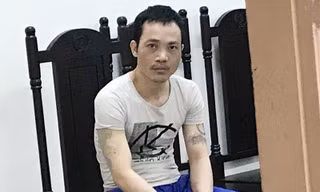 Thọ sứt tại phiên tòa sáng 8/5. Ảnh: Nguyễn Hoàn