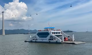 Hết cảnh dài cổ chờ phà 4-5 tiếng đi đảo Cát Bà du lịch