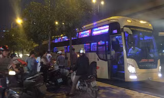 TTGT phạt gần 2.000 lượt ô tô dừng đỗ, đón trả khách sai quy định