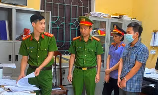 Khởi tố công chức xã tham ô tiền trợ cấp thờ cúng liệt sĩ 