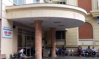 Khoa cấp cứu bệnh viện Đại học Y Hà Nội.
