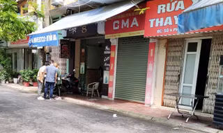 Công an quận Hồng Bàng (TP Hải Phòng) tại hiện trường vụ nổ súng.