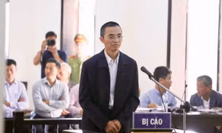 Ông Đặng Anh Tuấn tại tòa ngày 13/3/2020. Ảnh: Xuân Ân