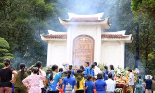 Hàng nghìn lượt người về với Đồng Lộc trong những ngày gần đây