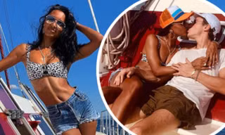 Thiên thần nội y Jasmine Tookes tình tứ bên bạn trai ở biển