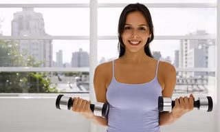 Bí quyết ngăn ngực chảy xệ