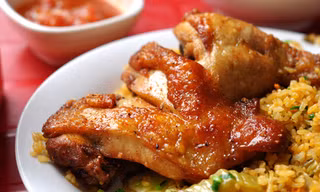 Cơm rang vỉa hè phố cổ Hà Nội ngày se lạnh