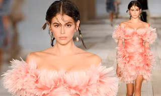 Nàng mẫu 19 tuổi Kaia Gerber xinh như công chúa trên sàn catwalk