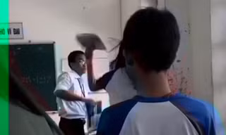 Thầy giáo và nữ sinh đánh nhau trong lớp học đều rất ăn năn