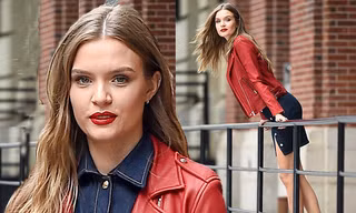 'Chân dài’ Josephine Skriver xinh như mộng trên phố