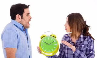 Vợ có khôn khi 'giam lỏng' chồng?