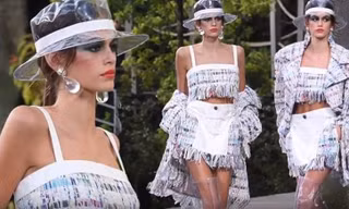 Con gái Cindy Crawford đẹp xuất thần trong show của Chanel