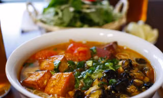 Những hàng bún ốc luôn đông khách ở Hà Nội 