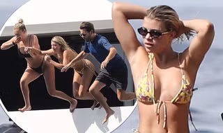 Nàng mẫu 9x Sofia Richie quấn quýt bên bạn trai hơn 16 tuổi