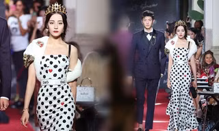 Mỹ nữ 9x gốc Á lộng lẫy nổi bật trong show của Dolce & Gabbana