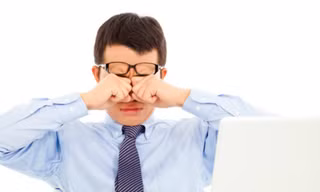 Cảnh giác khi mắt bỗng nhiên bị mờ