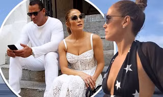 Jennifer Lopez 49 tuổi quyến rũ đầy sức sống