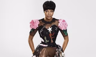 Siêu mẫu lừng danh một thời Naomi Campbell giờ ra sao?