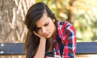 Vì sao nhiều người trẻ ngày nay không thấy hạnh phúc?