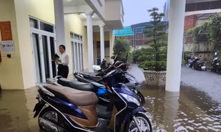 Ngập trụ sở UBND quận, hầm chui ở TPHCM sau mưa lớn: Chủ tịch UBND quận nói gì? 