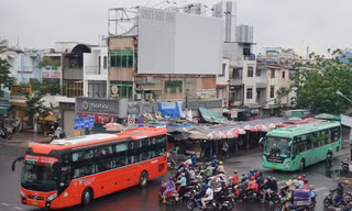 Ngày đầu cấm xe khách giường nằm vào nội đô TPHCM: Tài xế chấp hành tốt, giao thông thuận lợi