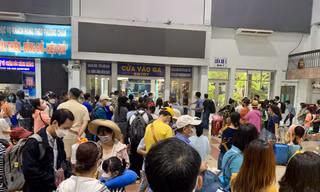 Ga Sài Gòn tấp nập khách về quê nghỉ Lễ