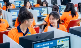 Thử vai chuyên viên tiếp thị số, sinh viên Digital Marketing HUTECH tự tin chinh phục thế giới số