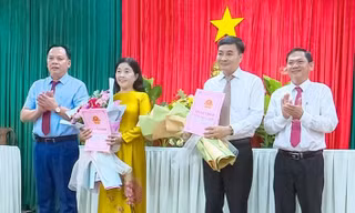 Bản tin 8H: Miễn nhiệm nữ chủ tịch UBND huyện