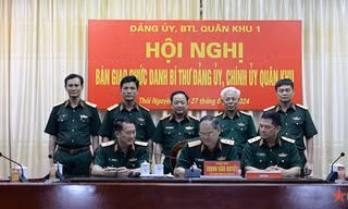 Bản tin 8H: Bàn giao chức danh Bí thư Đảng ủy, Chính ủy Quân khu 1