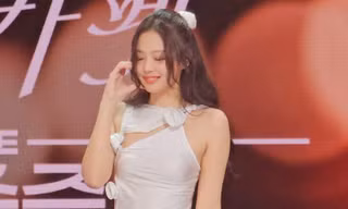 Jennie giải thích lý do tách BlackPink 