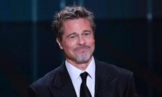 Brad Pitt cầu xin hai con 