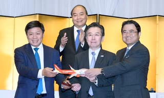 Vietjet ký kết thỏa thuận hợp tác tài chính với đối tác quốc tế trước sự chứng kiến của Thủ tướng Nguyễn Xuân Phúc trong chuyến thăm Nhật Bản.
