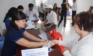 Cấp bù cao nhất hơn 12% lương cho lao động nữ nghỉ hưu năm 2018. Ảnh minh họa.