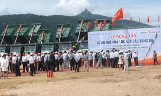 Sau lễ động thổ hoành tráng, Dự án nhà máy lọc hóa dầu Vũng Rô vẫn chỉ nằm trên giấy, và nay bị khai tử. Ảnh: IE.