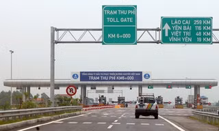 Nhiều lái xe chống đối, hành hung nhân viên trạm thu phí của VEC.