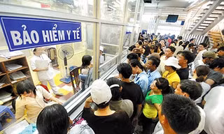Một bệnh nhân sử dụng thẻ BHYT đi khám tới 80 lần chỉ trong 66 ngày. Ảnh minh họa.