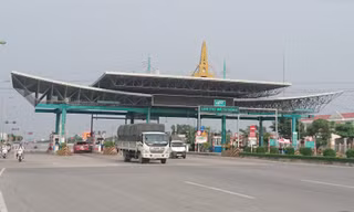 Trạm thu phí BOT Mỹ Lộc hiện nay. Ảnh: Phạm Thanh.