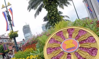 Trung Quốc, Campuchia ‘tung hứng’ tại hội nghị ASEAN